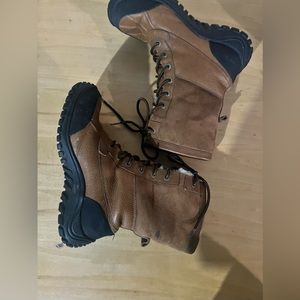 Ugg Adirondack boot II Vibram sole 9 shearling